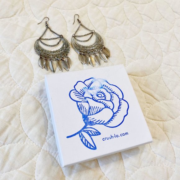 Boho Feather Dangle Earrings - Picture 4 of 4